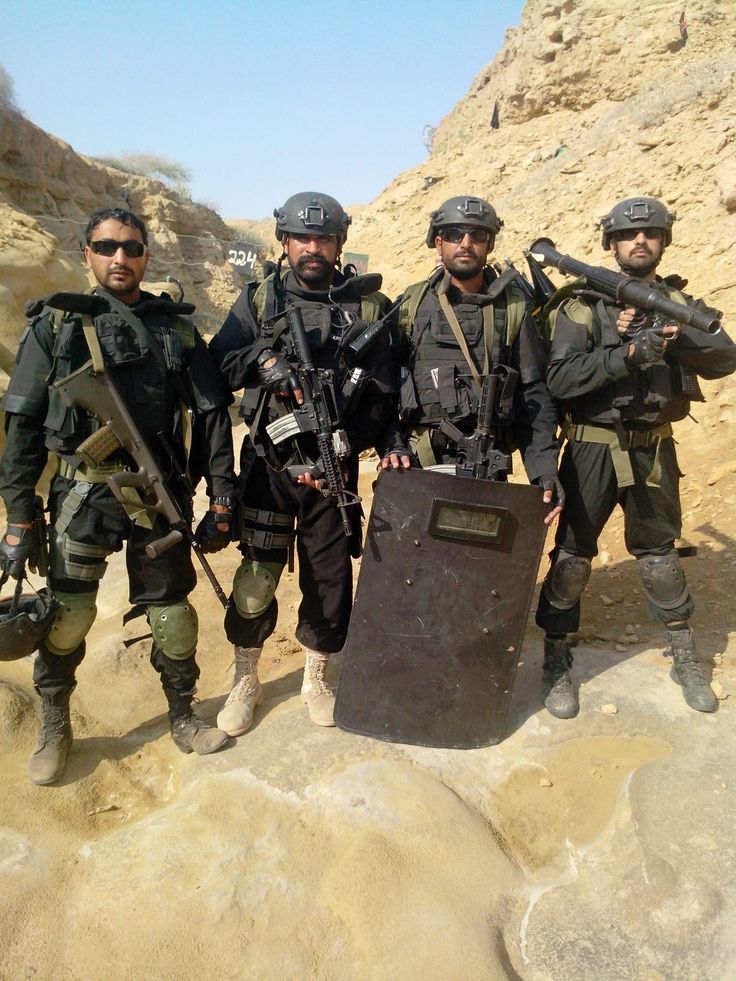 PAKISTAN ARMY SSG ZARRA COMPANY SOLDIERS