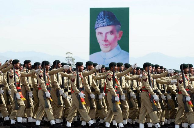 PAKISTAN SOLIDERS DURING PAKISTAN DAY PARADE