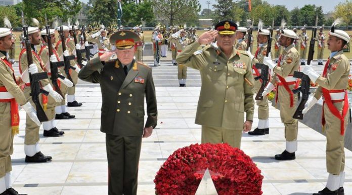 Russian General Laid Floral Wreath at Yaadgar-e-Shuhda