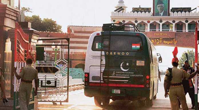PAKISTAN Suspends Dosti Bus Service
