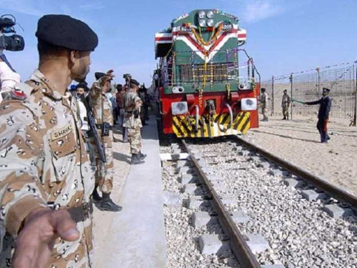 PAKISTAN Suspends Samjhauta Express with filthy india