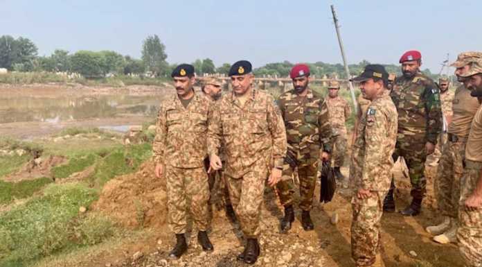Army-Chief-visits-earthquake-affected-areas-of-AJK-1280x720