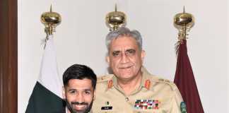 COAS General Bajwa with Boxer Muhammad Waseem