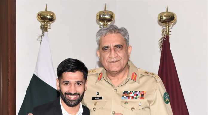 COAS General Bajwa with Boxer Muhammad Waseem