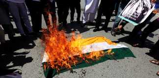 indian flag burning