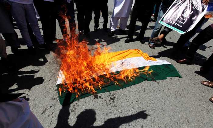 indian flag burning