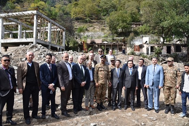 PAKISTAN ARMY Takes Foreign Diplomats To The Line Of Control To Expose indian Lies and False Claims