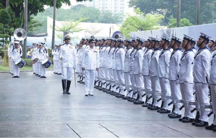 PAKISTAN NAVAL CHIEF Admiral Zaffar Mahmood Abbasi inspecting the Guard of Honor in Malaysia Visit