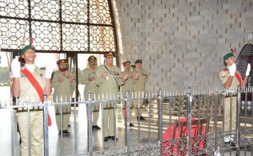 COAS General Bajwa Paid Homage To Founder Of PAKISTAN QUAID E AZAM On His 144th Birthday