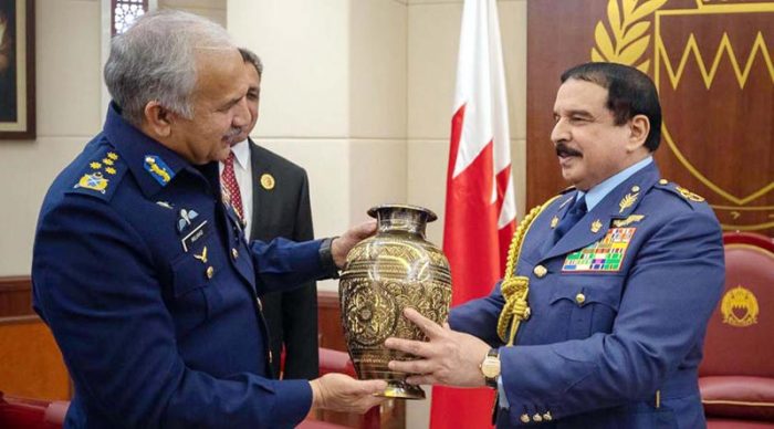 PAK AIR CHIEF Air Marshal Mujahid Anwar Khan meets Bahrain King in Bahrain