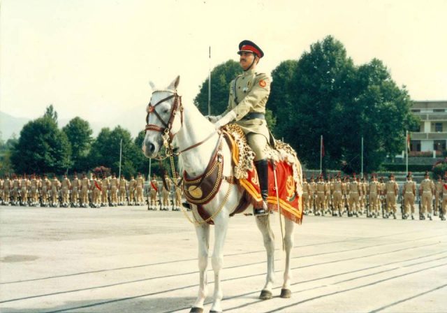 OLD PICS OF SACRED SON OF SACRED COUNTRY PAKISTAN GENERAL RAHEEL SHARIF 3