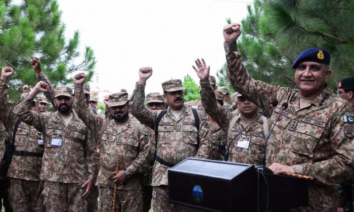 COAS General Bajwa LOC Visit