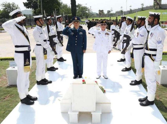 CHINESE PLA NEW COMMANDER FOR india BORDER GENERAL XU QILIANG WITH PAKISTAN CHIEF OF NAVAL STAFF ADMIRAL ZAFFAR MEHMOOD ABBASI . . .