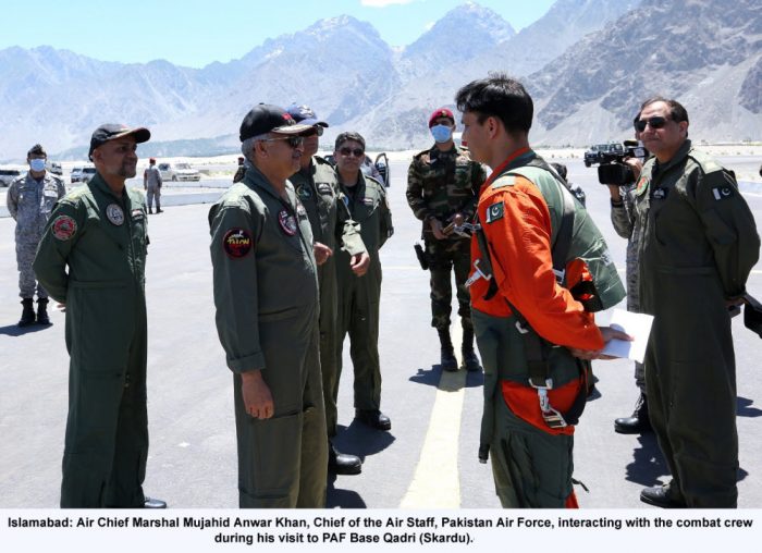 CAS Visits Qadri Air Base in Gilgit Baltistan
