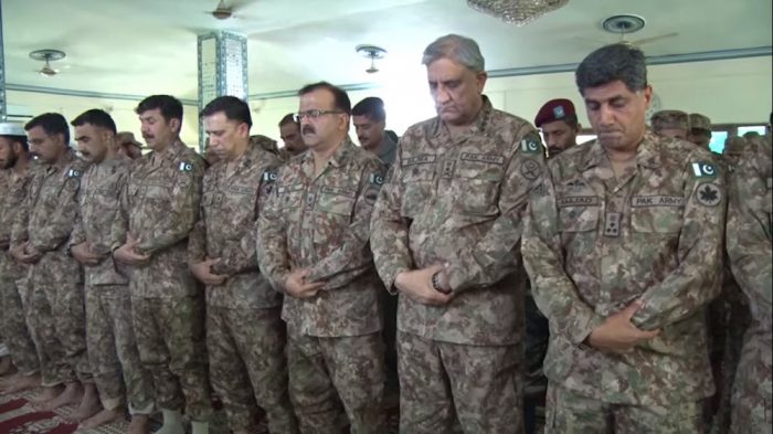 COAS General Bajwa Spend Eid With Troops Deployed In Khuiratta Sector Along The LOC