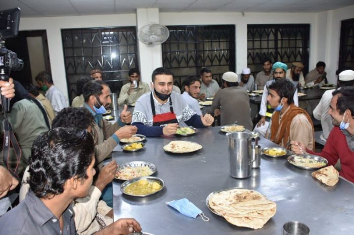 Famous TURKISH CHEF Burak Ozdemir Serves Food in Panahgah in Islamabad