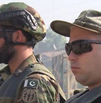 Russian and PAKISTANI Soldier during the Druzhba 5 Exercise