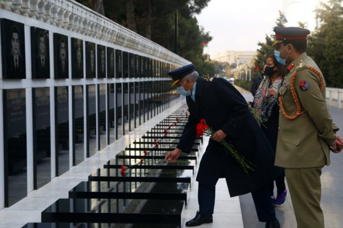 CAS Air Marshal Mujahid Anwar Khan Laid Floral Wreath to the Graves of Martyrs of AZERBAIJAN