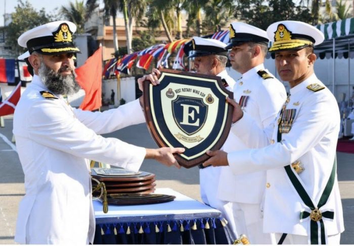 CNS Admiral Amjad Khan Niazi Gave away Prizes to the winners of Annual Efficiency Competition Parade
