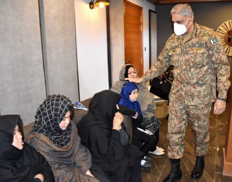 COAS General Qamar Javed Bajwa Meets Victims Of indian State Sponsored and indian State Funded Terrorism In Quetta