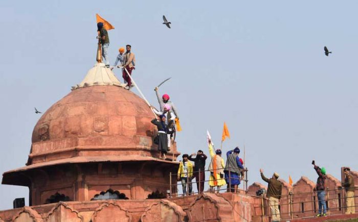 Flag of Khalistan and Nishaan Sahib Hoisted on Lal Qilla in New Delhi