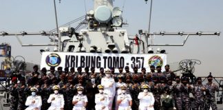 CNS Admiral Amjad Khan Niazi visited the Indonesian Navy Ship KRI BUNG TUMO during the ongoing AMAN-21 Multinational Naval Exercise