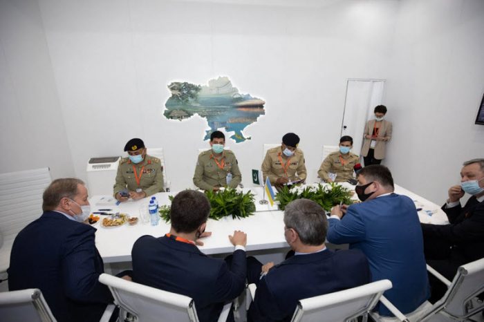 PAKISTAN ARMY Official Sitting with CEO of UkrOboronProm, Yuri Gusev