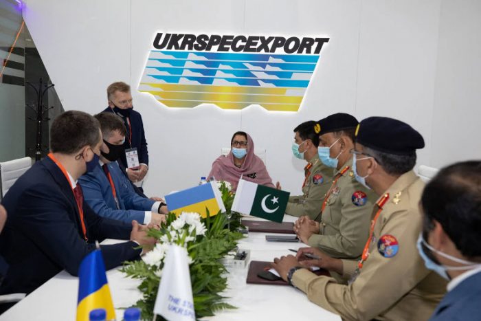 PAKISTANI and Ukrainian Officials Finalizing the T-80UD Modernization Contract Deal
