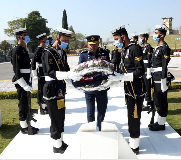 CHIEF OF AIR STAFF (CAS) Air Chief Marshal Mujahid Anwar Khan Laying Floral Wreath At Shuhada's Monument