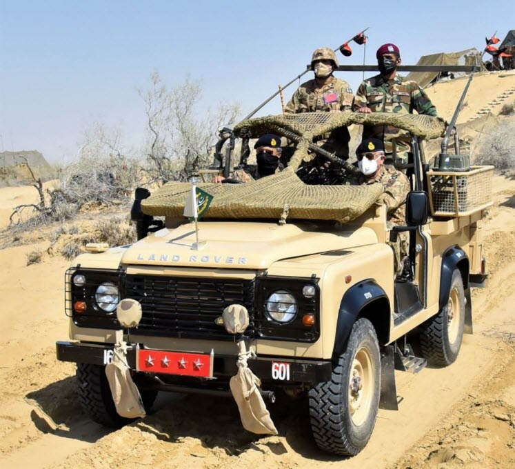 COAS General Bajwa Witnesses PAKISTAN ARMY Corps Level Exercise Zarb-e-Hadeed In Cholistan Desert