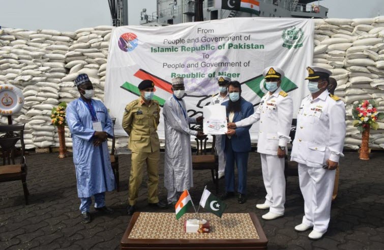 PAKISTAN NAVY Officials handing over Assistance Aid To the Government of Niger