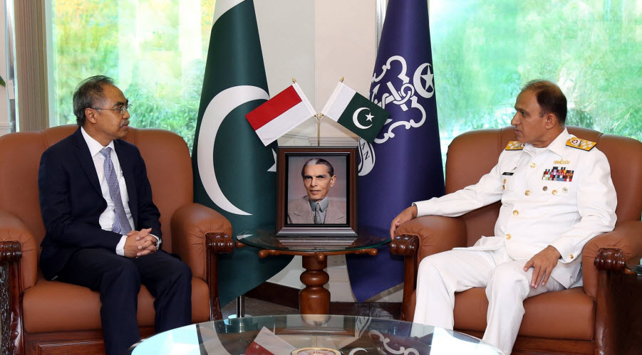 Ambassador Of Indonesia To PAKISTAN Held One On One Important Meeting With CNS Admiral Muhammad Amjad Khan Niazi At NAVAL HQ Islamabad