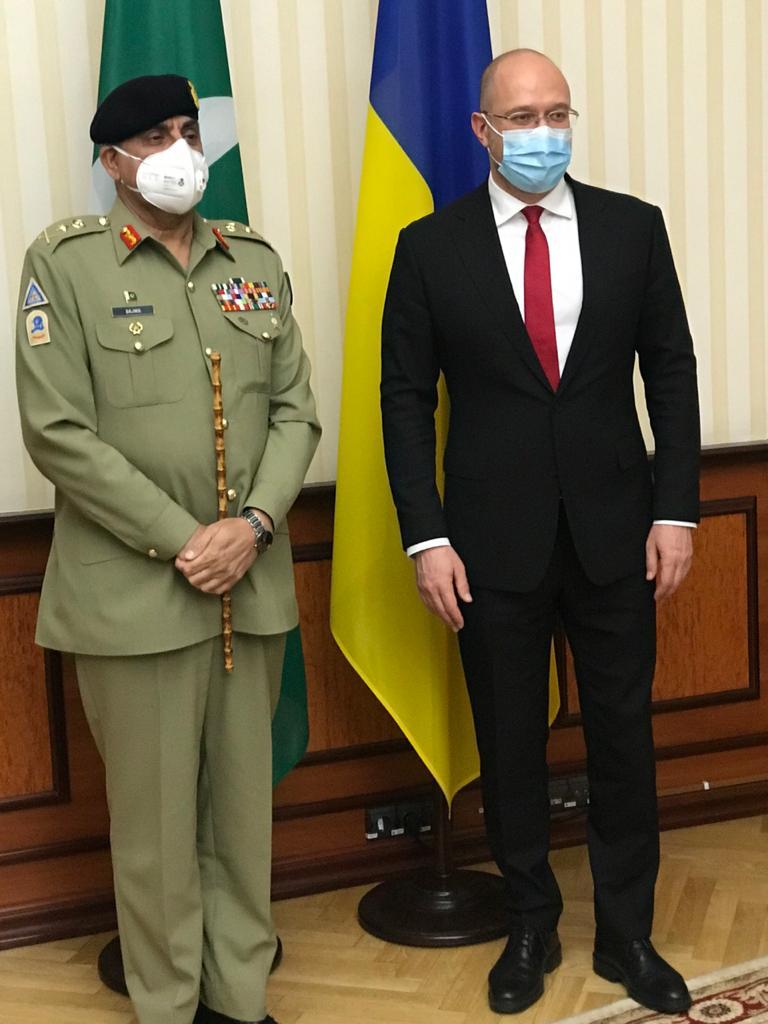 COAS General Qamar Javed Bajwa Held One On One Important Meetings With Ukrainian Prime Minister