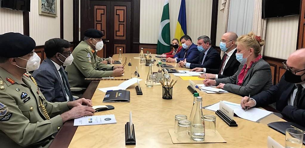 COAS General Qamar Javed Bajwa called on Ukrainian Prime Minister H.E Mr. Shmyhal Denys during official visit to Ukraine