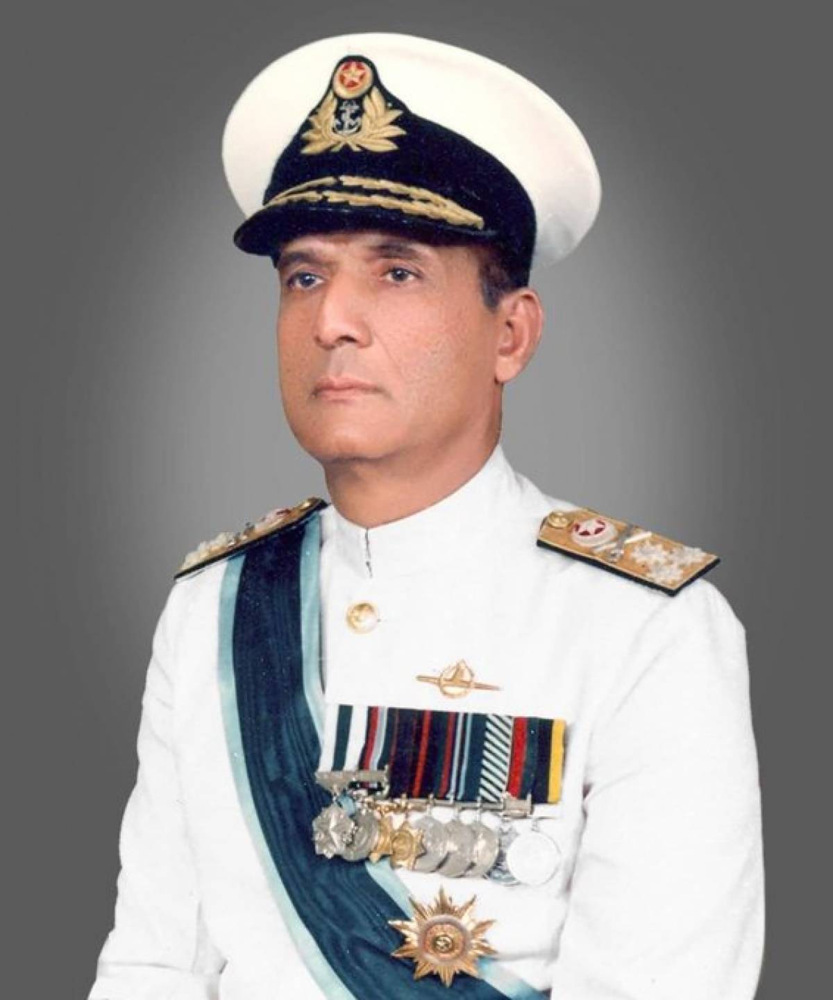 Former CHIEF OF NAVAL STAFF (CNS) Admiral Karamat Rehman Niazi Laid To Rest In Islamabad