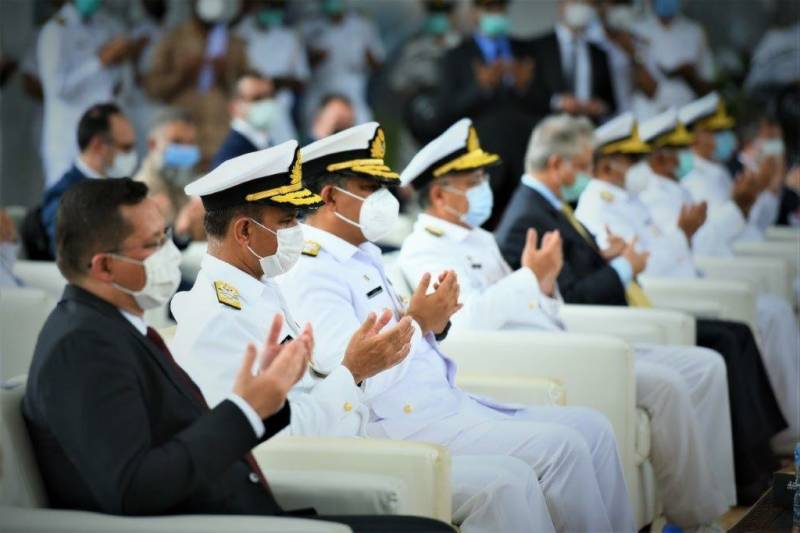 CNS Praying on the occasion of Steel Cutting Ceremony of PAKISTAN NAVY JINNAH Class Warship