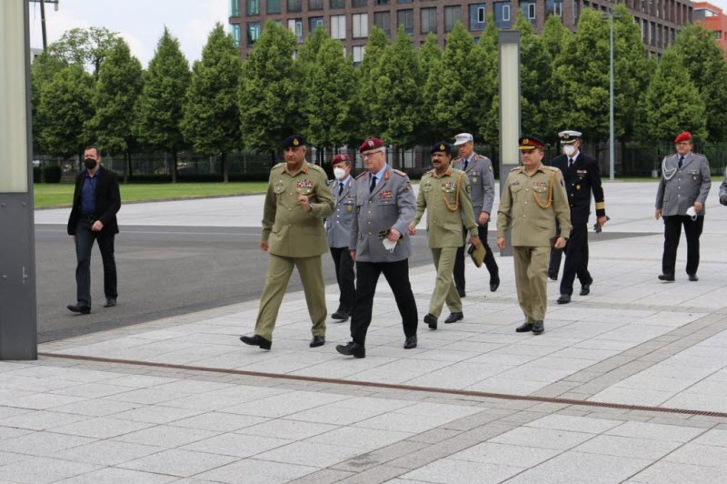 COAS General Qamar Javed Bajwa pays visit to German counterpart