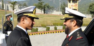 Commander QENF held improtant meeting with CNS Admiral Muhammad Amjad Khan Niazi at NAVAL HQ Islamabad