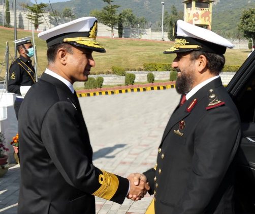 Commander QENF held improtant meeting with CNS Admiral Muhammad Amjad Khan Niazi at NAVAL HQ Islamabad