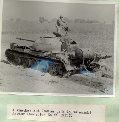 PAKISTAN ARMED FORCES destroyed indian tank during 1971 War