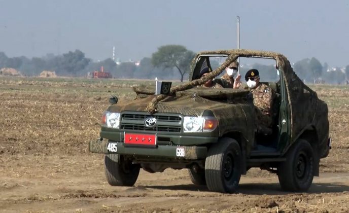 'Victory Shield' - PAKISTAN ARMY CHIEF General Bajwa witnesses military exercise