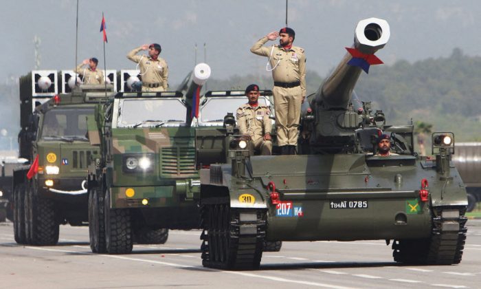 PAKISTAN ARMY NASR Tactical Nuclear Weapons And Self-Propelled Howitzer