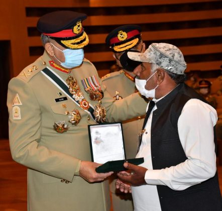 COAS General Bajwa Confers Military Award to the Soliders and Officers of PAKISTAN ARMED FORCES