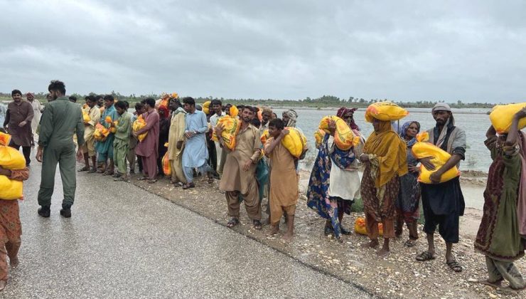 PAKISTAN AIR FORCE Massive Flood Relief Operation For Flood Affected Victims Successfully Continues In Southern Punjab