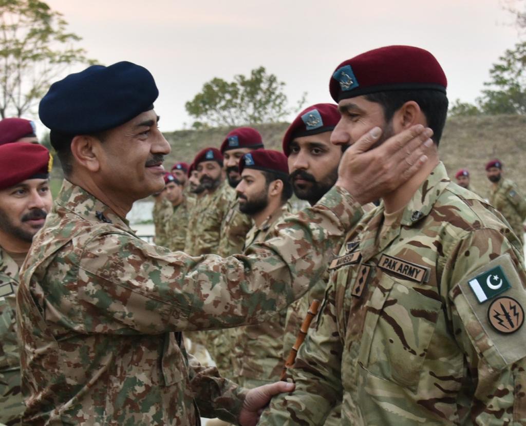 PAK ARMY Changes The Uniform Of Sacred Country PAKISTAN&amp;#39;s Bravest SSG ...