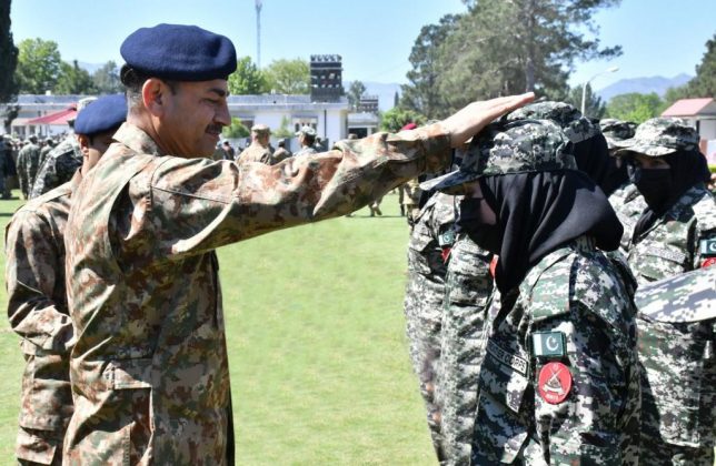 COAS offers Eid prayers with troops at PAK-Afghan border