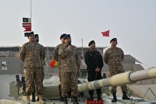 PAK ARMY CHIEF Witnesses The Integrated Firepower And Battle Maneuvers Of PAK ARMY Strike Corps In Complete Synergy With PAF During Bahawalpur Corps Field Exercise At Khairpur Tamewali