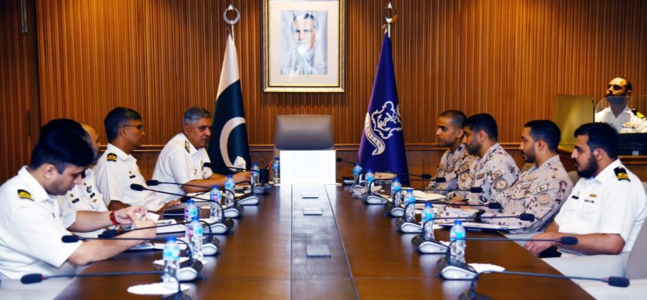 High-Profile UAE Navy Delegation Visits PAK NAVY Units In Karachi