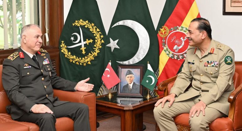 TURKISH MILITARY CHIEF hails PAK ARMY’s efforts for peace in meeting with PAK ARMY CHIEF Asim Munir