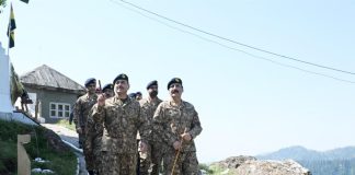COAS General Asim Munir spends Eid-ul-Azha with troops on LoC